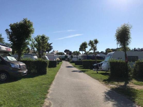 Forfait : Emplacement + 1 voiture + électricité 10A