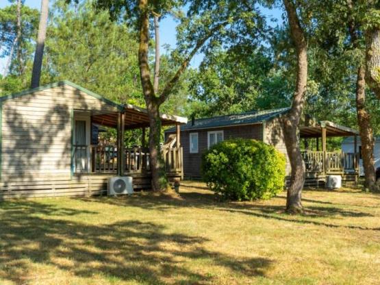 Mobil-home CONFORT + 2 chambres 26m² climatisé et télé avec terrasse 12m²