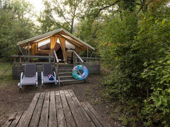 Tienda Nature inusual de 2 habitaciones