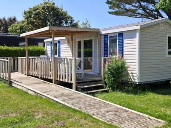 Mobil-home Confort 25m² (2 chambres) + terrasse + TV - adapté aux personnes à mobilité réduite
