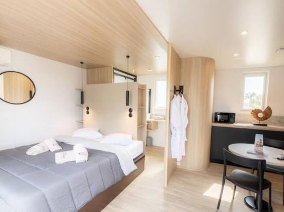 Cottage MALIBU DOUBLE PREMIUM - 2 chambres + 1 module parental, 3 salles de bain - jacuzzi