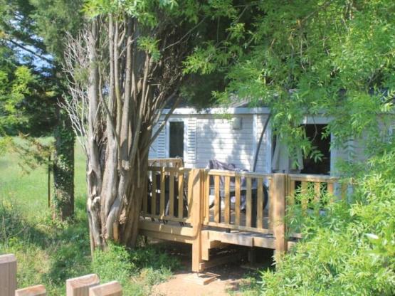 Mobilheim Confort 31m² 2 Zimmer- behindertengerecht + Terrasse auf Pfählen