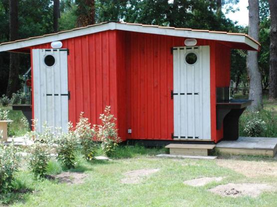 Forfait PREMIUM / sanitaires privatifs + électricité + eau + véhicule