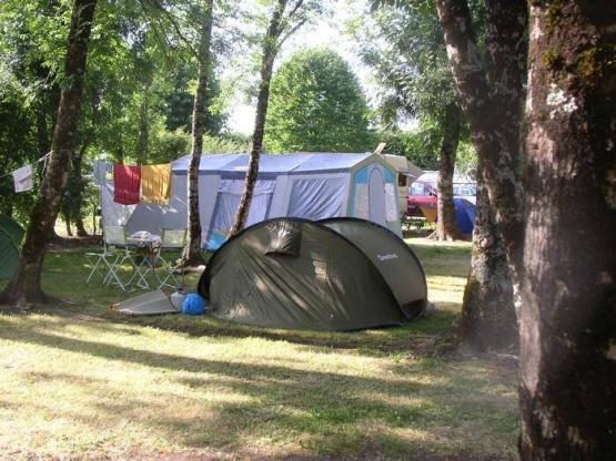 Emplacement Nature -  2 personnes - 1 véhicule + 1 tente / caravane / camping-car