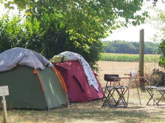 Parcela + tienda o caravana / autocaravana