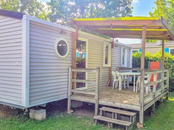 Mobilhome Family 29m² CONFORT - 3 chambres + terrasse couverte + TV