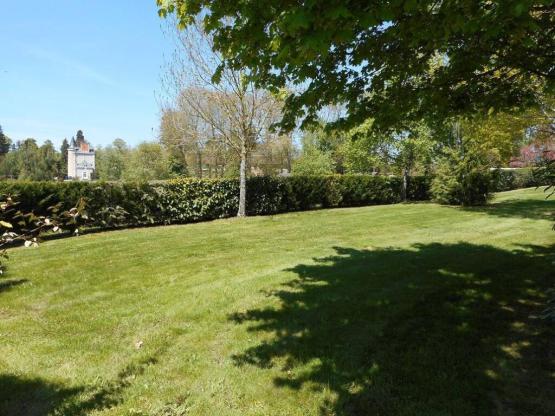 Emplacement Premium Castel - Electricité 20 A - Eau - Evacuation eaux grises - 198