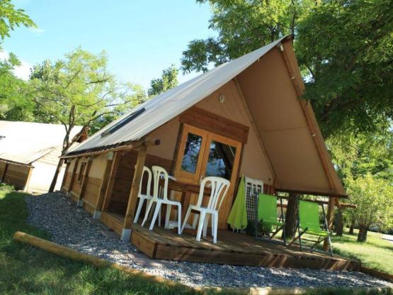 Hütte Lauzerot Insolite Premium mit Sanitärbereich