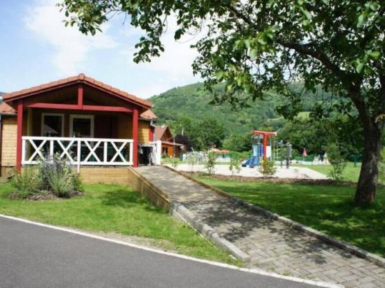 Chalet CONFORT 35 m² (2 chambres) + terrasse couverte - Adapté pour les personnes à mobilité réduite