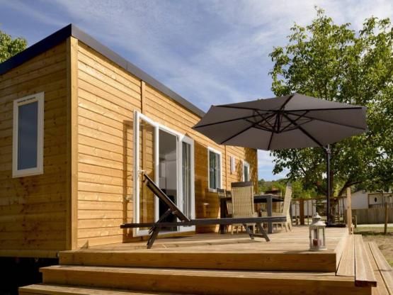 Mobil-Home Bois Confort 30m² 2 chambres + terrasse semi-couverte + TV + CLIM