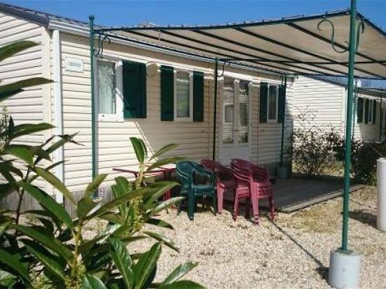 Mobil-home CHESNAIE 27m² / 2 chambres - terrasse couverte 4 pers.