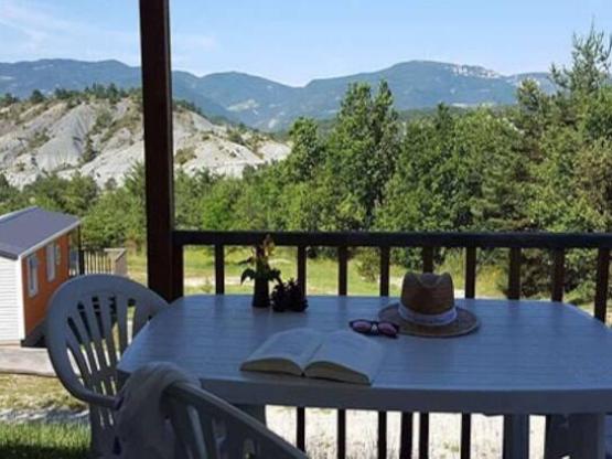 Mobilheim Standard "Sun Roller" 27m² - 2 Zimmer - überdachte Terrasse