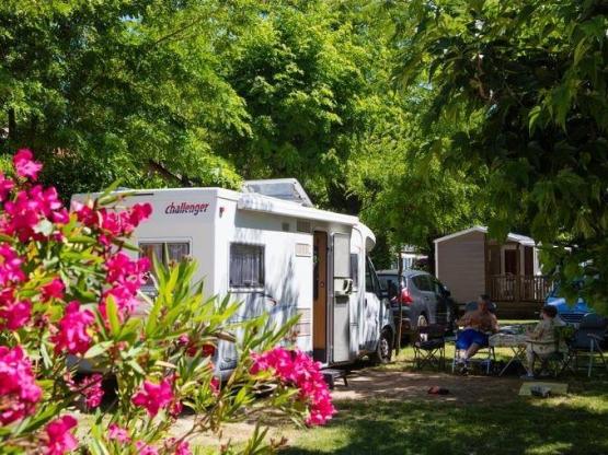 Forfait Grand Confort : Emplacement + électricité + eau