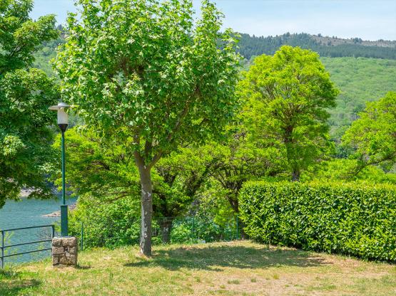 Emplacement avec eau et électricité