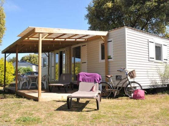 Cottage Grand confort Florès 35m² - 3 Schlafzimmer / Überdachte Holzterrasse