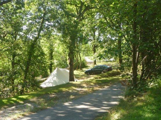 Forfait Nature sans électricité : Emplacement + voiture + tente/caravane ou camping-car