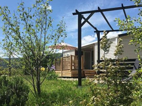 Mobil-home Premium "Patio" 37m² - 2 chambres-2 TV / 2 SDB / Lave-Vaisselle ++ Jardin privé