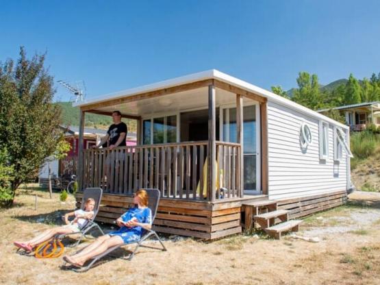 Mobil-home Premium "Visio" + CLIM _ 34m² - 2 chambres - terrasse intégrée 8m² + LV + TV + Nespresso