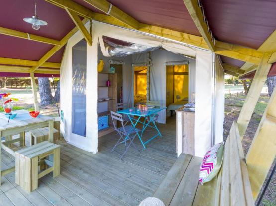 Freeflower Standard 30m² avec sanitaires ( 2ch-5 pers) + Terrasse couverte