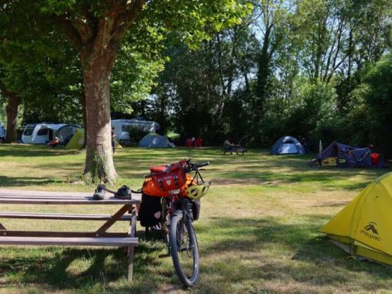 Emplacement Randonneur avec élec - 2 pers - Etape à pieds, à vélo ou canoë