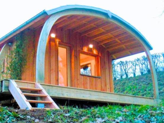 Cabane Confort vue sur Indre - 25m² - 1 chambre + terrasse couverte + TV