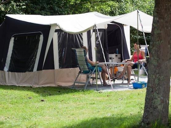 Emplacement grand confort 110m²-électricité 10A - branchement en eau et évacuation des eaux grises sur l'emplacement