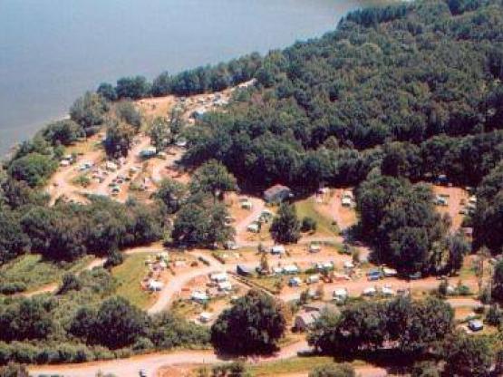 Forfait camping (emplacement, 2 personnes, 1 véhicule)