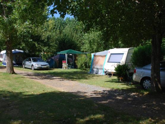 Emplacement pour tente, caravane ou camping-car