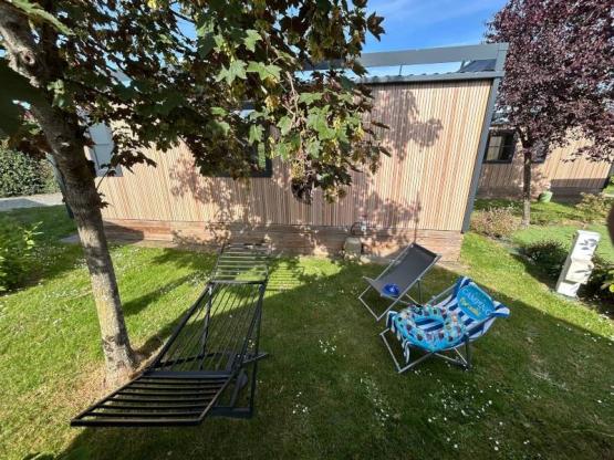 Cottage Equilibre + espace lit bébé + TV + terrasse couverte + 1 connexion wifi