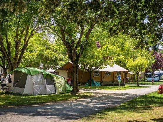 Forfait Confort (1 tente, caravane ou camping-car / 1 voiture / électricité 10A)