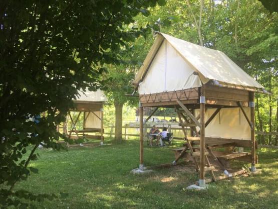 Tente Bivouac - vue sur rivière