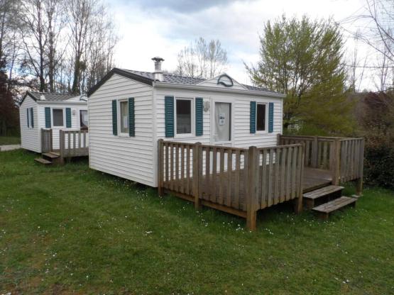Petit mobil-home 2 chambres - terrasse en bois non couverte - 20m² (R14 - R15 - 038)