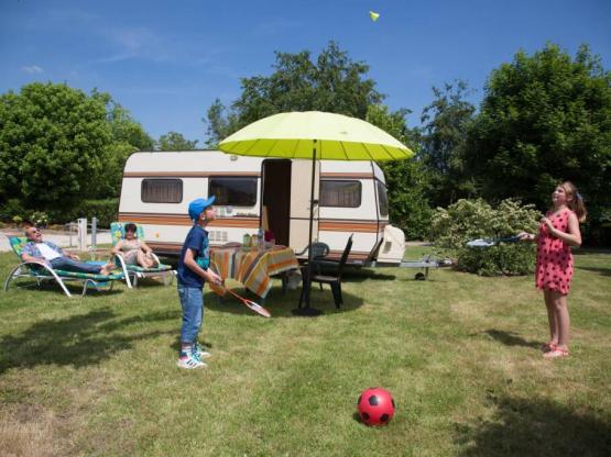 EMPLACEMENT CONFORT CARAVANE OU CAMPING-CAR - 1 PERSONNE inclus