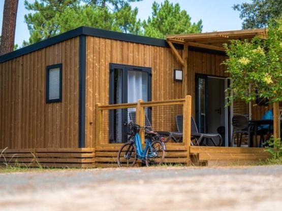 Homeflower PREMIUM 35m² (3 chambres) + CLIM + terrasse semi-couverte + lave-vaisselle + TV