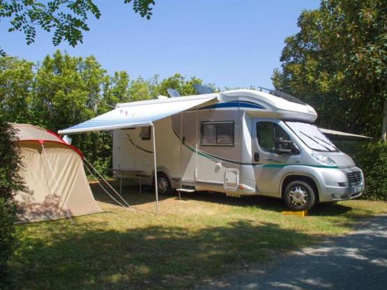 Forfait Confort (1 tente, caravane ou camping-car / 1 voiture / électricité 16A)