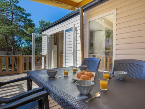 Mobilhome CONFORT + Raimu 28 m² - climatisé- 2 chambres - Terrasse 15m²