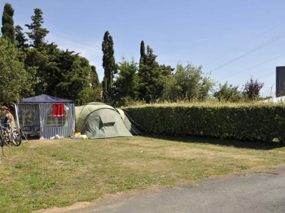 FORFAIT A Entrée Camping 2 pers + véhicule + électricité