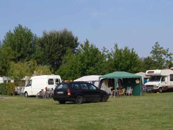Pauschal für 2 Pers. ohne Strom, sonnig und unbegrenzt.