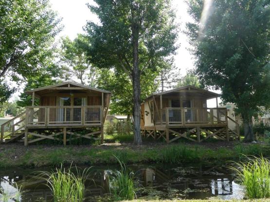 Sweetflower Lodge Premium 32m² - 2 slaapkamers + overdekt terras + TV