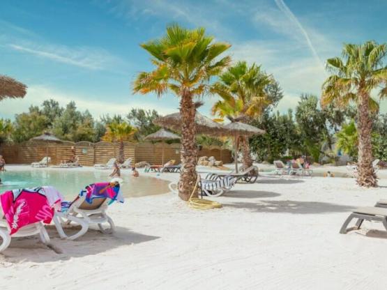 Bivouac sans sanitaires - Frigo + plaque de cuisson : Camping Paradis