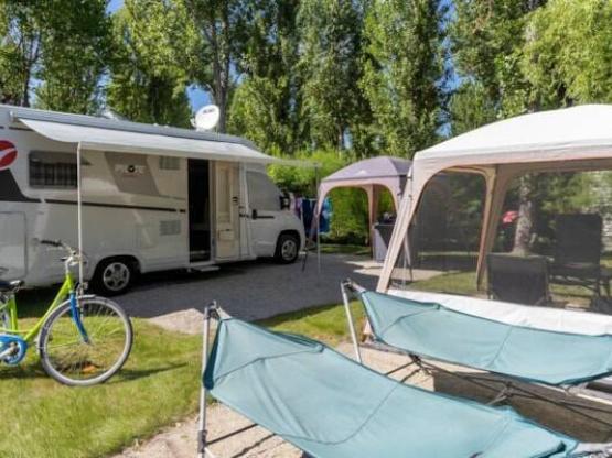 Pitches Grand Confort Espace 120m² + 4 amps included (supplement for 8 A or 13 A)