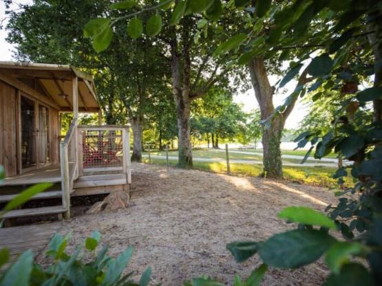 Confort Lodge  Sweetflower 43 m² 4/6 p. (2 chambres) + terrasse semi-couverte