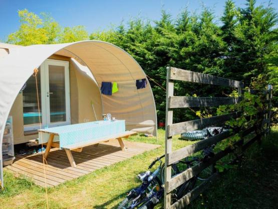 Tente Coco Sweet isolée 17m² 2 chambres + terrasse et auvent (2 Modèles sur le camping)