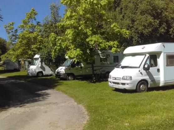 Emplacement (tente/caravane/camping-car)