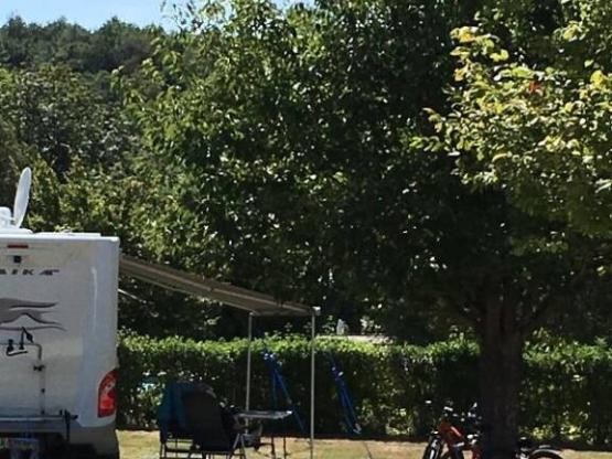 Stellplatz Komfort (Wohnwagen, Wohnmobil )