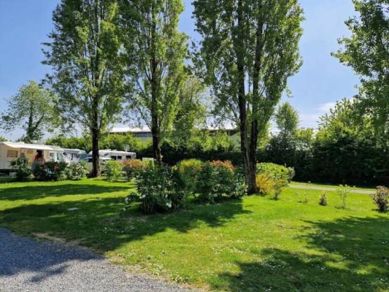 Basisprijs Comfortplaats (1 tent, caravan of camper / 1 auto / elektriciteit 10A)