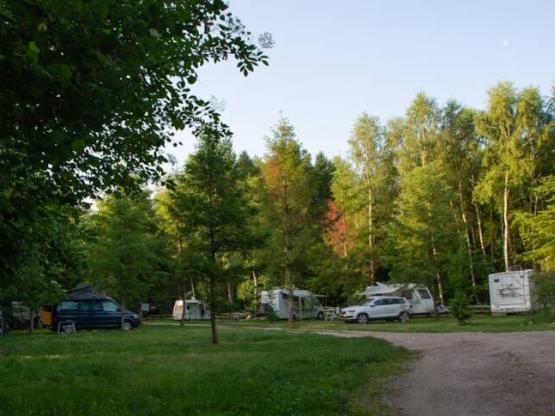 Forfait privilège avec électricité 10A et eau potable (inclus 2p, auto, caravane ou tente)