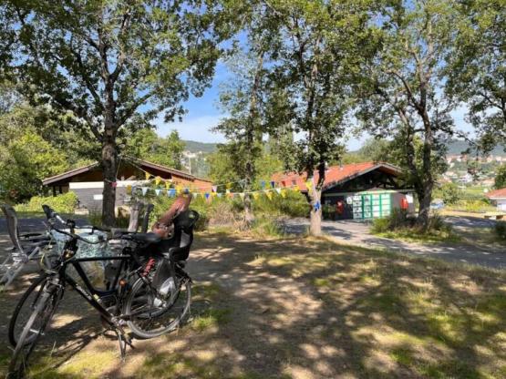 Emplacement + véhicule (avec ou sans elec)