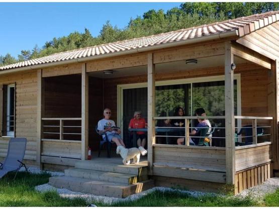 Chalet Serenita 42 m² - smart TV - 2 chambres - terrasse couverte 12 m² -