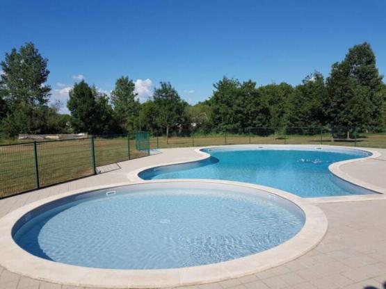 Emplacement espace rando / cyclo autour des sanitaires